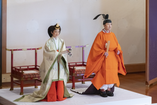 皇室写真集　日本国民と皇室　コロナと闘う　 女性三代の皇室物語 Amazon.co.jp: B-ш/コロナと闘う 日本国民と皇室 女性三代の皇室